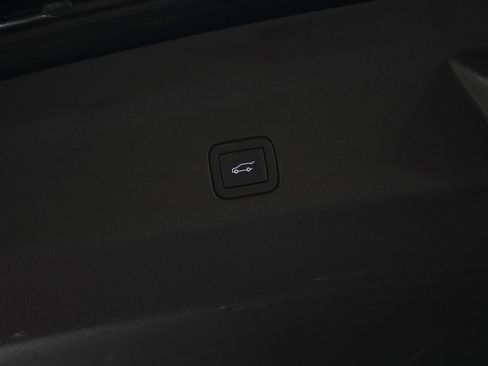 Used 2025 GMC Yukon Denali AWD/4WD image 20