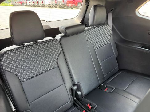 Certified 2025 GMC Acadia Denali w/ Super Cruise Package image 36