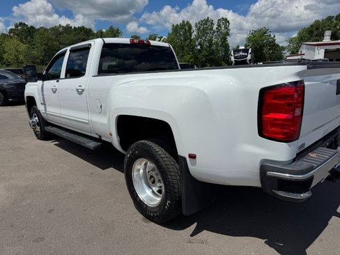Used 2017 Chevrolet Silverado 3500 LT w/ LT Convenience Package AWD/4WD image 10