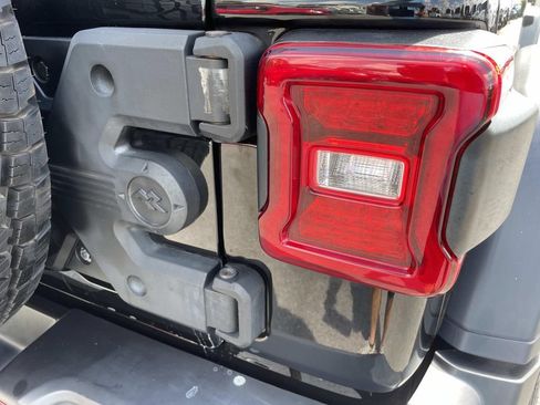 Used 2021 Jeep Wrangler Rubicon AWD/4WD image 24