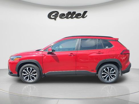 Used 2024 Toyota Corolla Cross SE image 7