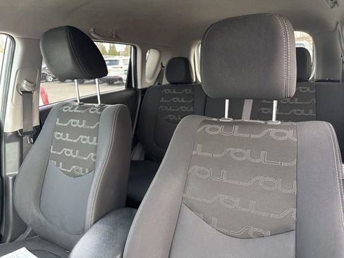 Used 2012 Kia Soul + image 12