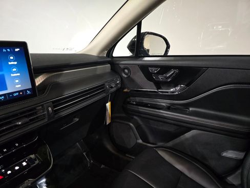 New 2026 Lincoln Corsair Reserve image 30