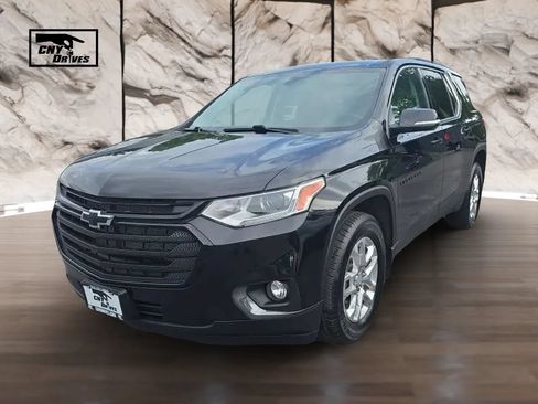 Used 2020 Chevrolet Traverse LT w/ LPO, Blackout Package AWD/4WD image 1