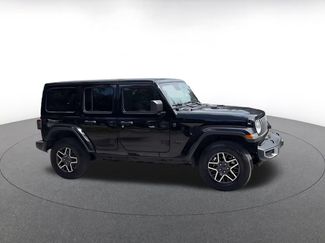 Used 2025 Jeep Wrangler Unlimited Sahara AWD/4WD video 2
