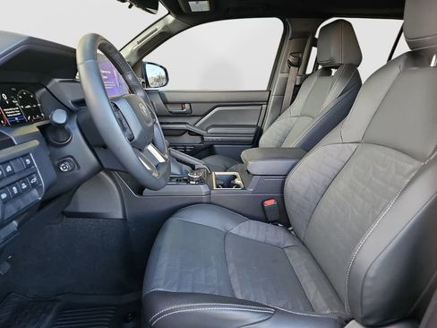 Used 2025 Toyota 4Runner TRD Off-Road Premium image 16