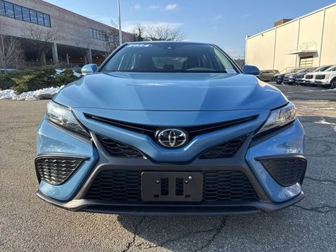 Used 2024 Toyota Camry SE image 2