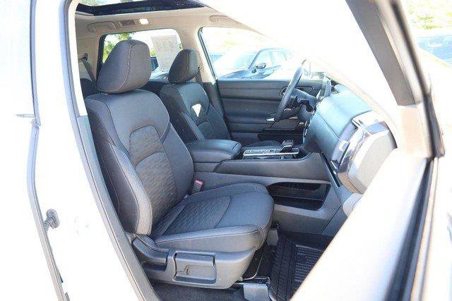 Certified 2025 Nissan Pathfinder SV w/ SV Premium Package FWD image 28
