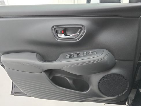 Used 2023 Honda HR-V LX image 26