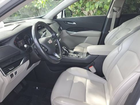 Used 2022 Cadillac XT4 Premium Luxury w/ Safety Alert Package FWD image 21