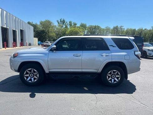 Used 2024 Toyota 4Runner TRD Off-Road Premium w/ Moonroof Package AWD/4WD image 5
