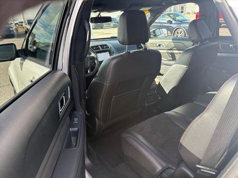 Certified 2019 Ford Explorer XLT w/ Equipment Group 202A image 18