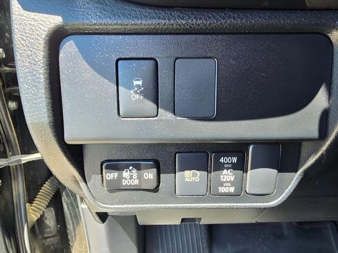 Used 2020 Toyota Tacoma TRD Off-Road w/ Technology Package AWD/4WD image 20