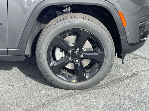 New 2025 Jeep Grand Cherokee L Limited w/ Luxury Tech Group II image 13