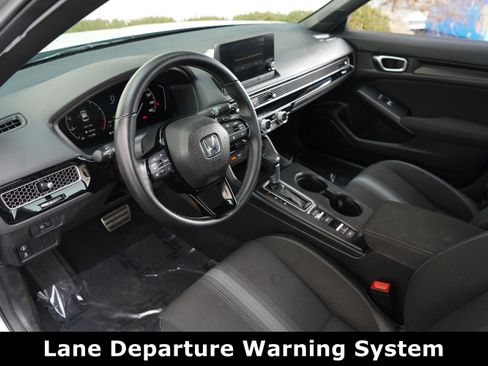 Used 2023 Honda Civic Sport image 4