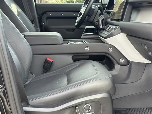 Used 2024 Land Rover Defender 130 S image 14