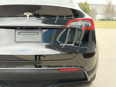 Used 2022 Tesla Model Y Long Range AWD/4WD image 9