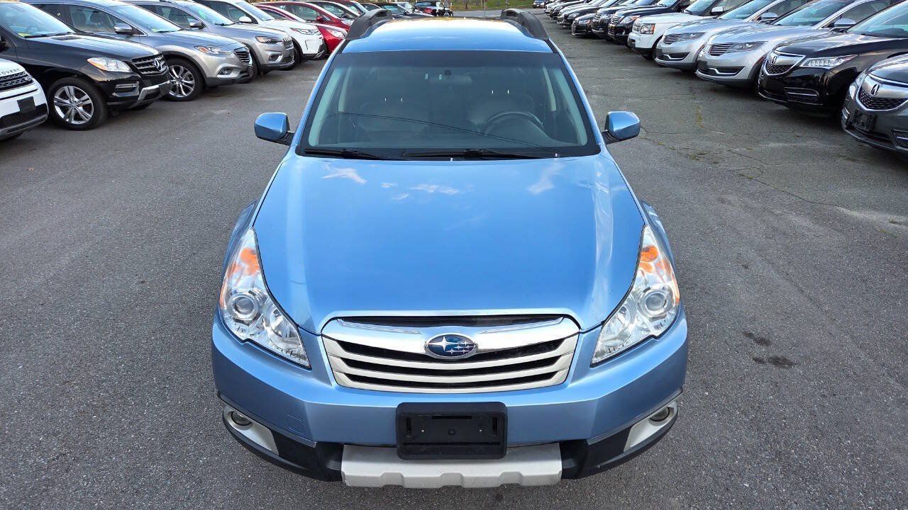 Used 2011 Subaru Outback 2.5i Limited AWD/4WD image 3