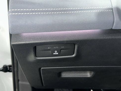 New 2026 Volkswagen Tiguan SE image 24