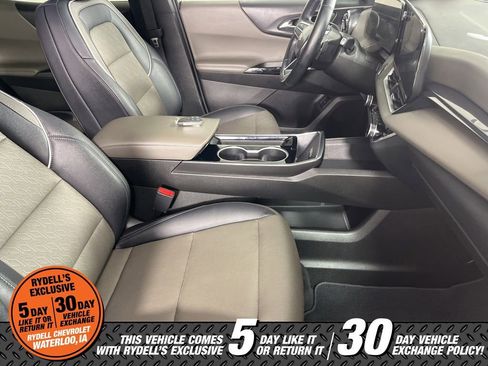 Certified 2025 Chevrolet Equinox LT w/ Convenience Package II AWD/4WD image 16