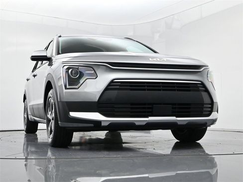 New 2025 Kia Niro EX image 34