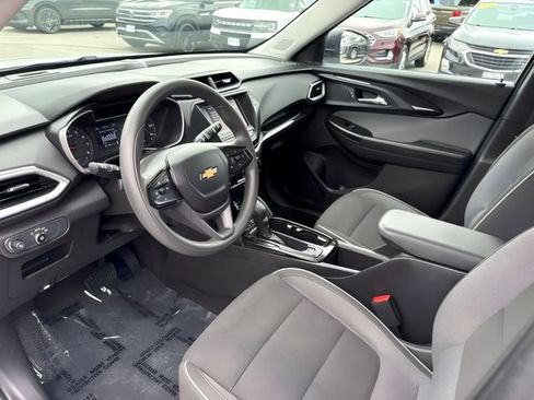 Used 2021 Chevrolet TrailBlazer LS AWD/4WD image 15