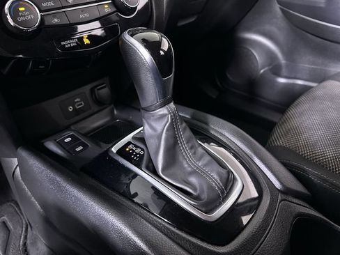 Used 2019 Nissan Rogue Sport SV w/ Technology Package image 16