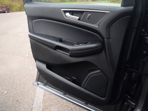 Used 2022 Ford Edge SEL w/ Convenience Package image 17