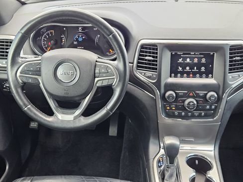 Used 2018 Jeep Grand Cherokee Limited image 28