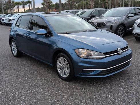 Used 2021 Volkswagen Golf 4-Door image 2