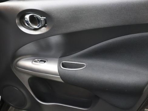 Used 2016 Nissan Juke S FWD image 12