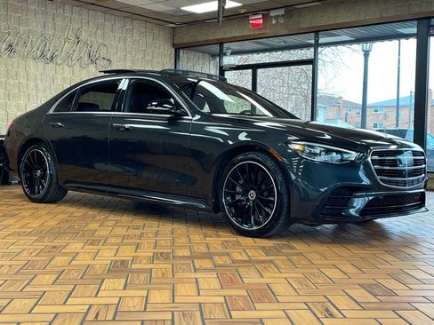 Used 2022 Mercedes-Benz S 500 4MATIC w/ AMG Line Package image 13