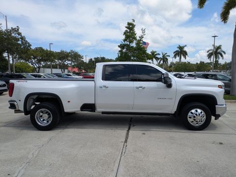 Used 2024 Chevrolet Silverado 3500 LTZ w/ LTZ Plus Package AWD/4WD image 3