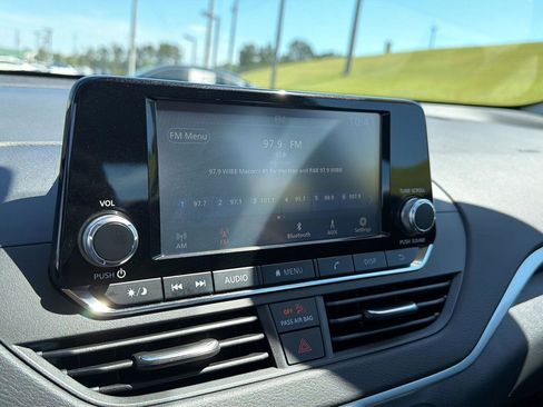 Used 2022 Nissan Altima 2.5 S FWD image 24