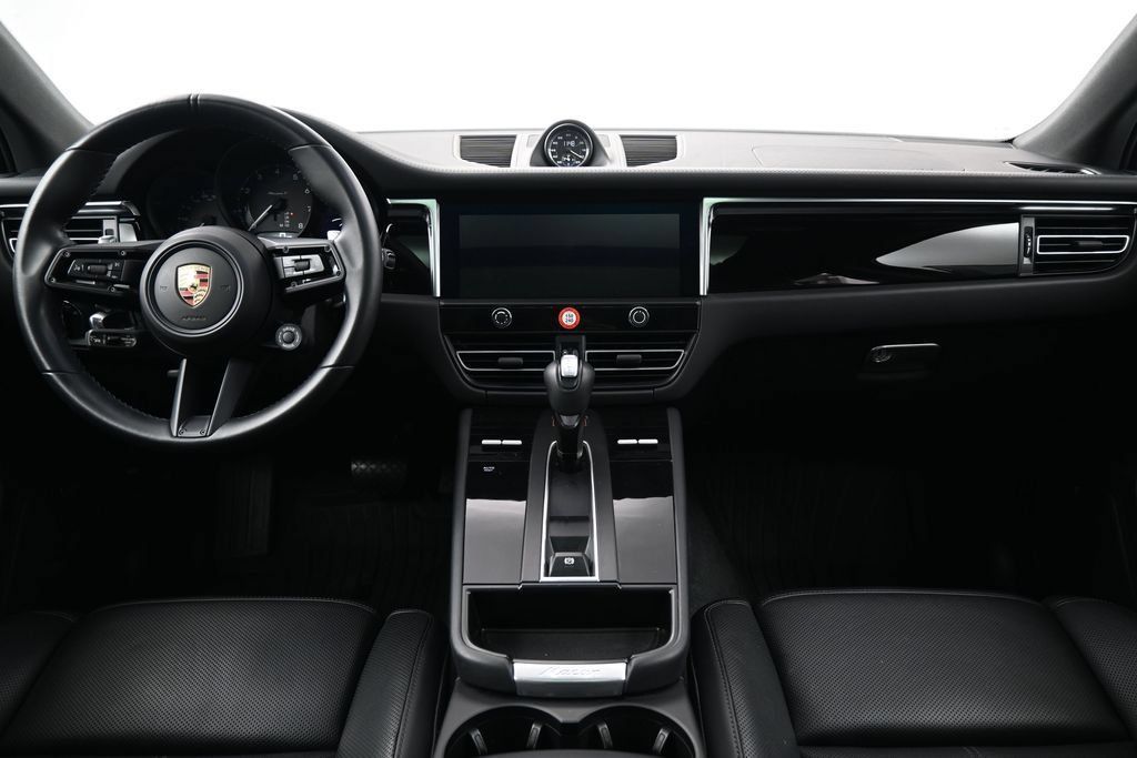 Certified 2024 Porsche Macan Turbo AWD/4WD image 9