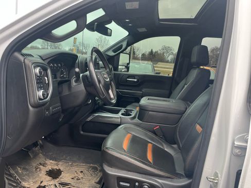 Used 2022 GMC Sierra 2500 AT4 w/ AT4 Preferred Package image 8