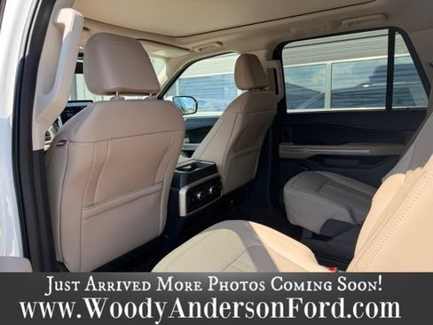 Used 2024 Ford Expedition Max Limited RWD image 10