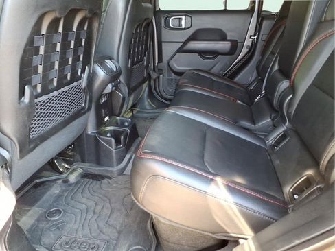 Used 2021 Jeep Gladiator Rubicon AWD/4WD image 17