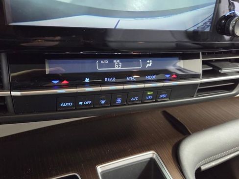 Used 2021 Toyota Sienna LE image 22