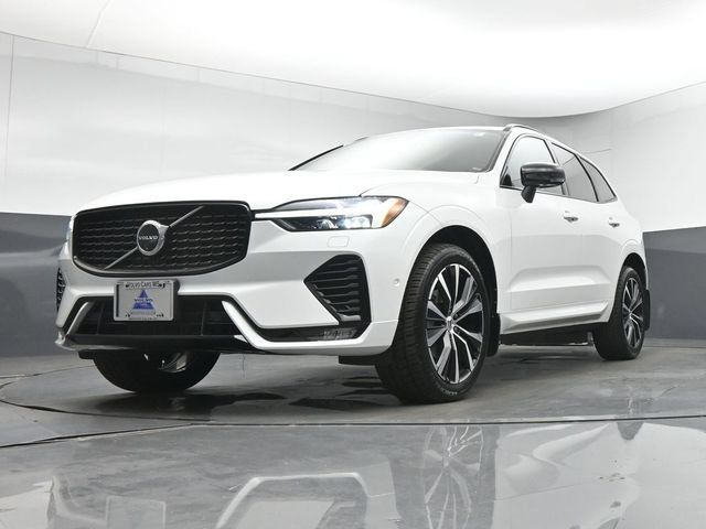 Used 2024 Volvo XC60 B5 Plus w/ Protection Package Premier AWD/4WD image 38