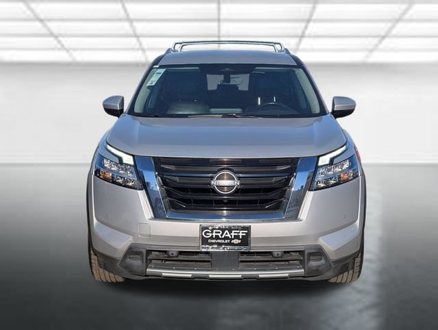 Used 2023 Nissan Pathfinder SL AWD/4WD image 25