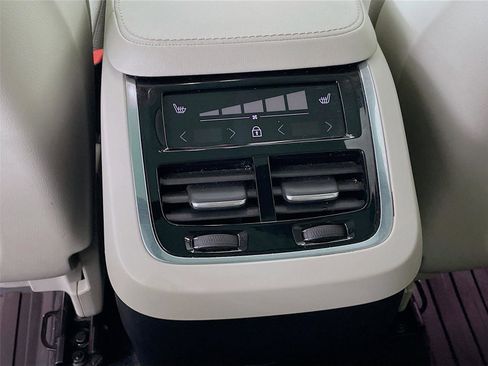 Used 2023 Volvo XC90 B6 Plus w/ Protection Package image 31