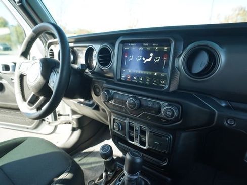 Used 2023 Jeep Gladiator Sport image 30