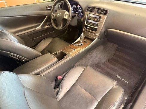 Used 2012 Lexus IS 250C w/ Luxury Pkg RWD image 26