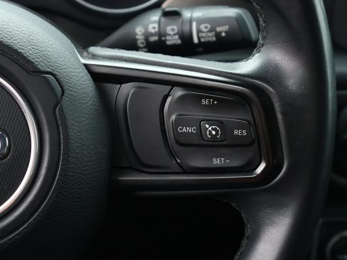 Used 2018 Jeep Wrangler Unlimited Sport S AWD/4WD image 11