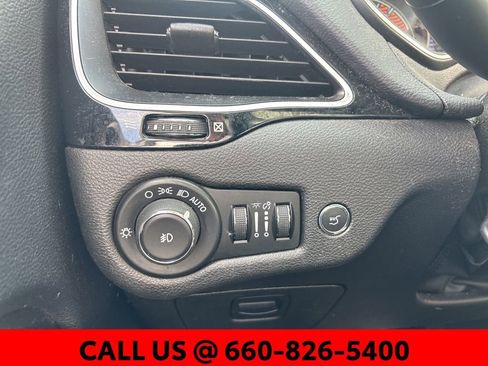 Used 2019 Jeep Cherokee Latitude Plus image 15