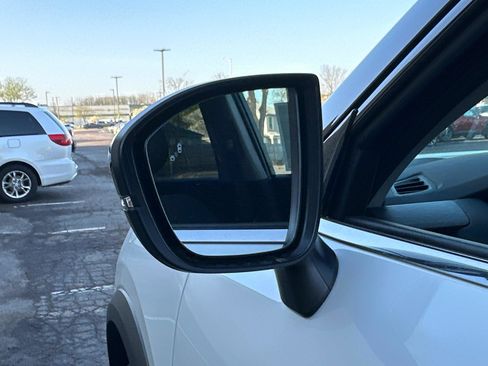 New 2026 Nissan Pathfinder Platinum AWD/4WD image 11