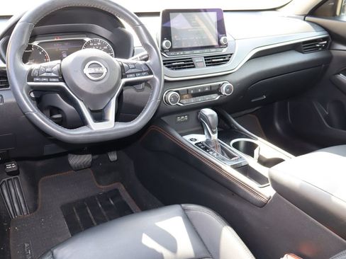 Used 2024 Nissan Altima 2.5 SR FWD image 4