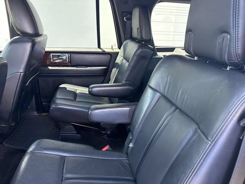 Used 2016 Lincoln Navigator L Select AWD/4WD image 16