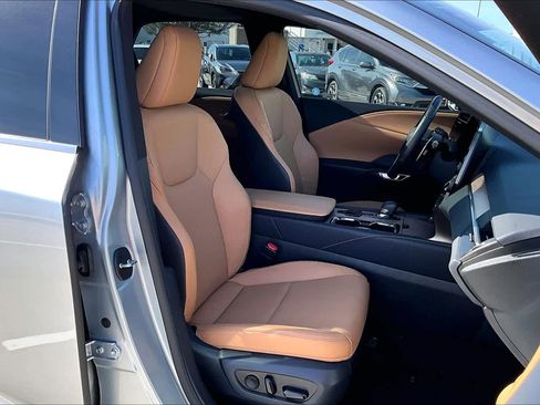 Certified 2025 Lexus RX 350 Premium image 9